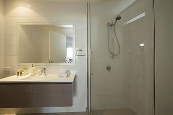 Seascape Holidays- Beaches Apartment