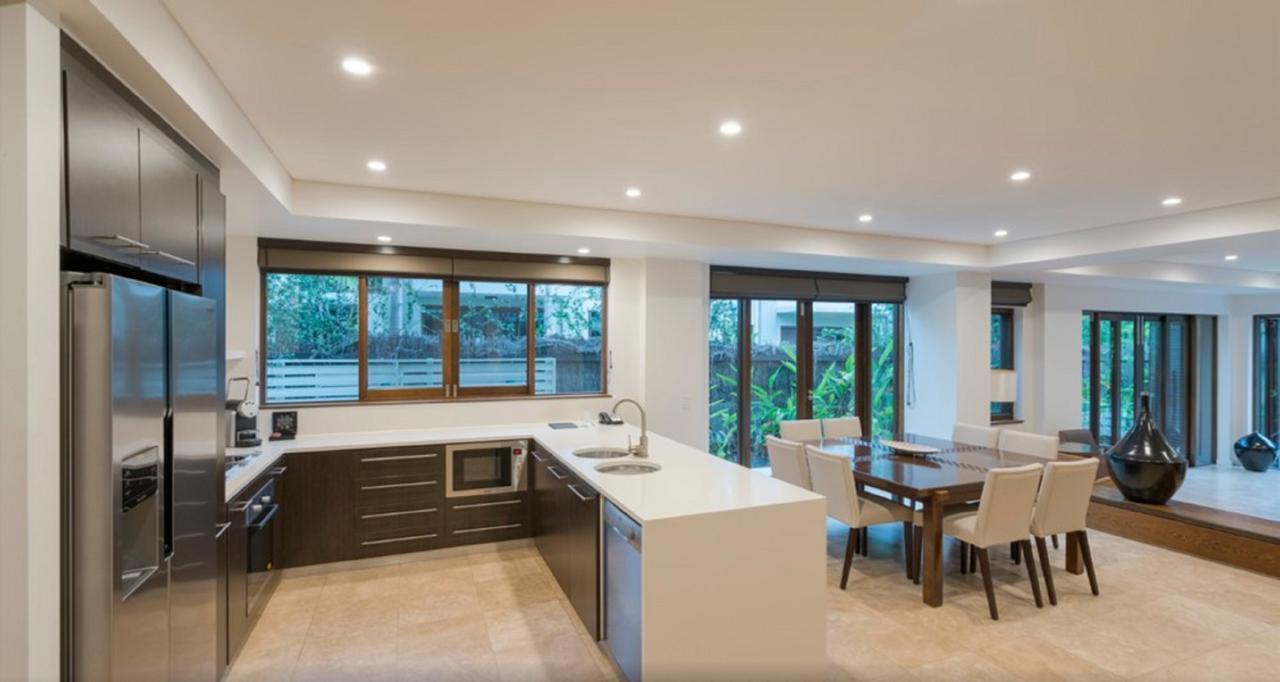 Luxury At Temple And Port Douglas