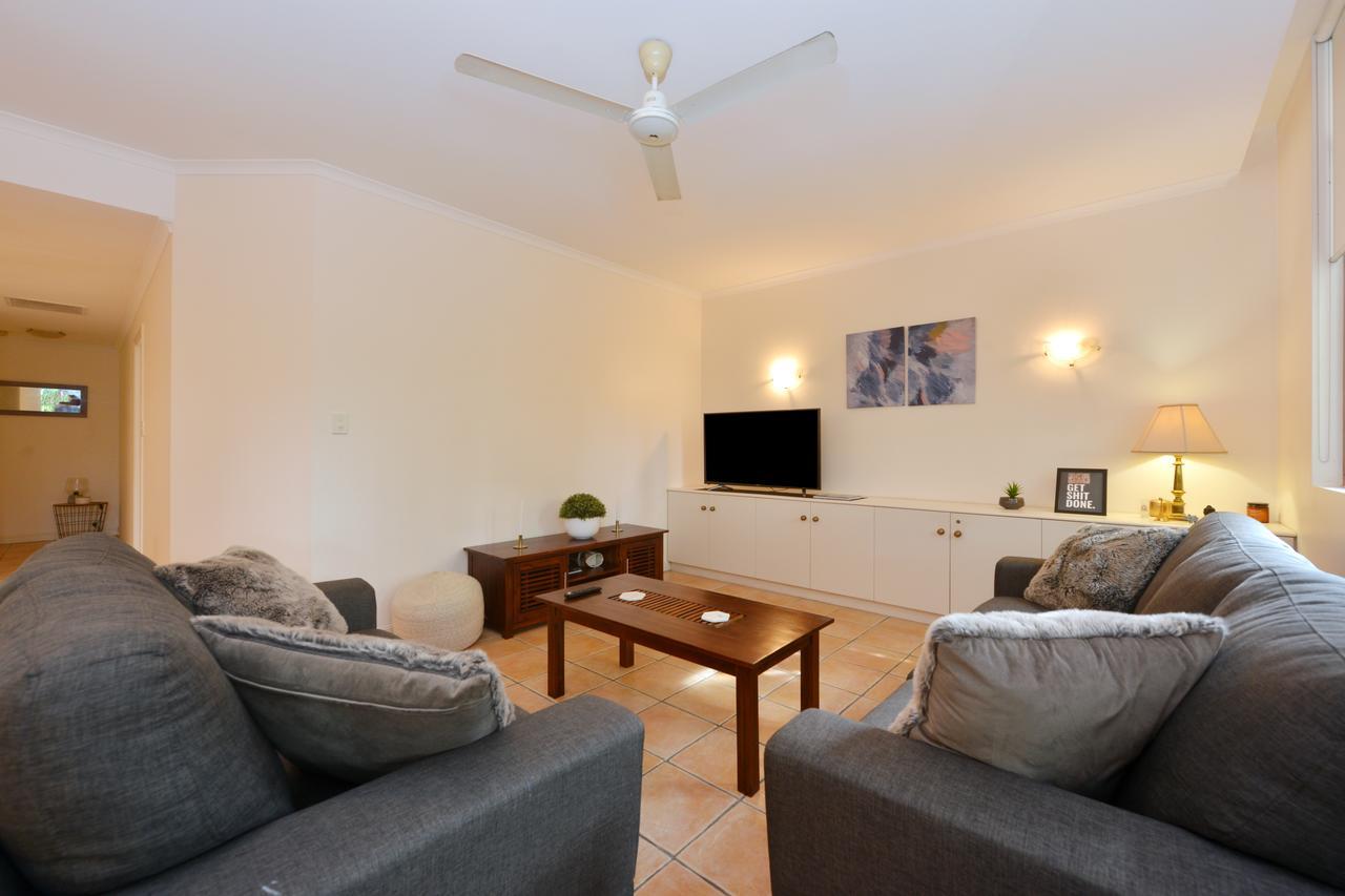 Seascape Holidays-14 Mediterranean Apartment