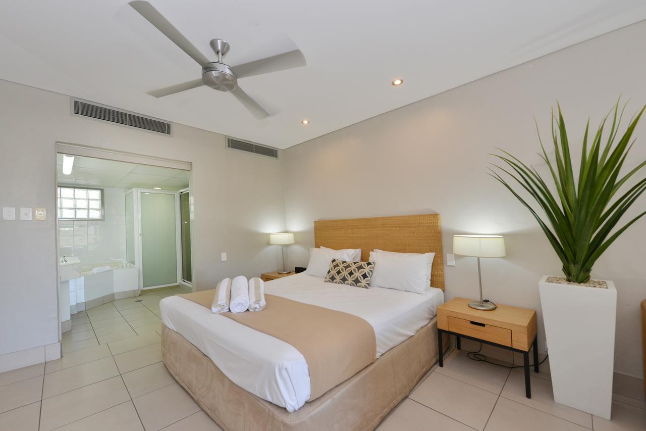Seascape Holidays At Club Tropical *