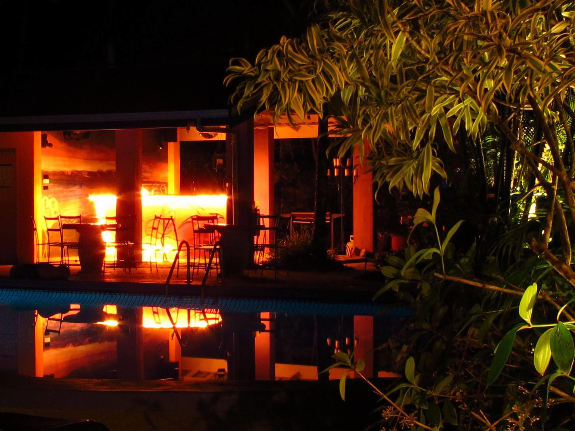 Pink Flamingo 4* Port Douglas