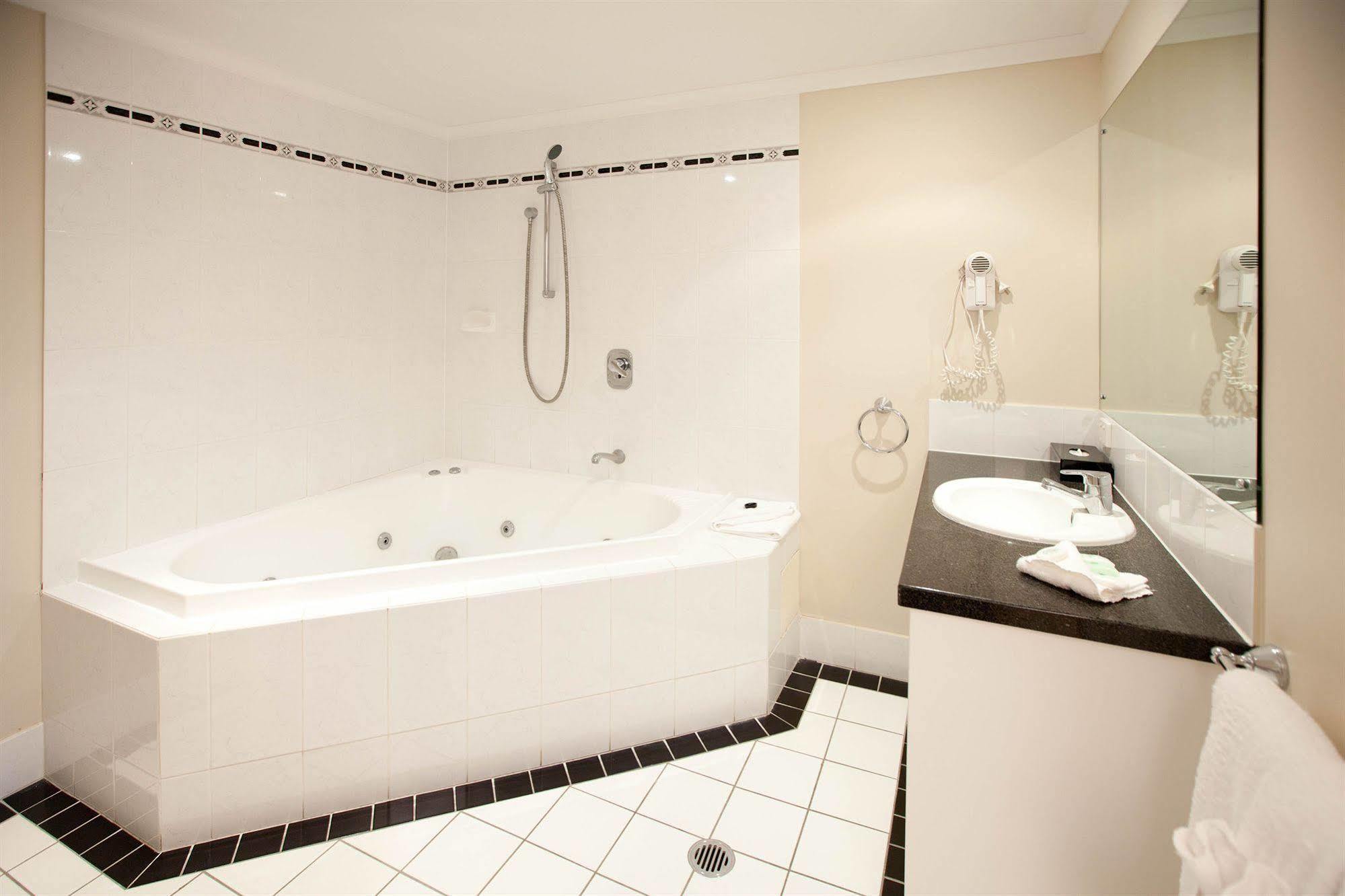 Regal 4*