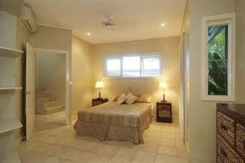 Seascape Holidays - Tropic Sands Aparthotel