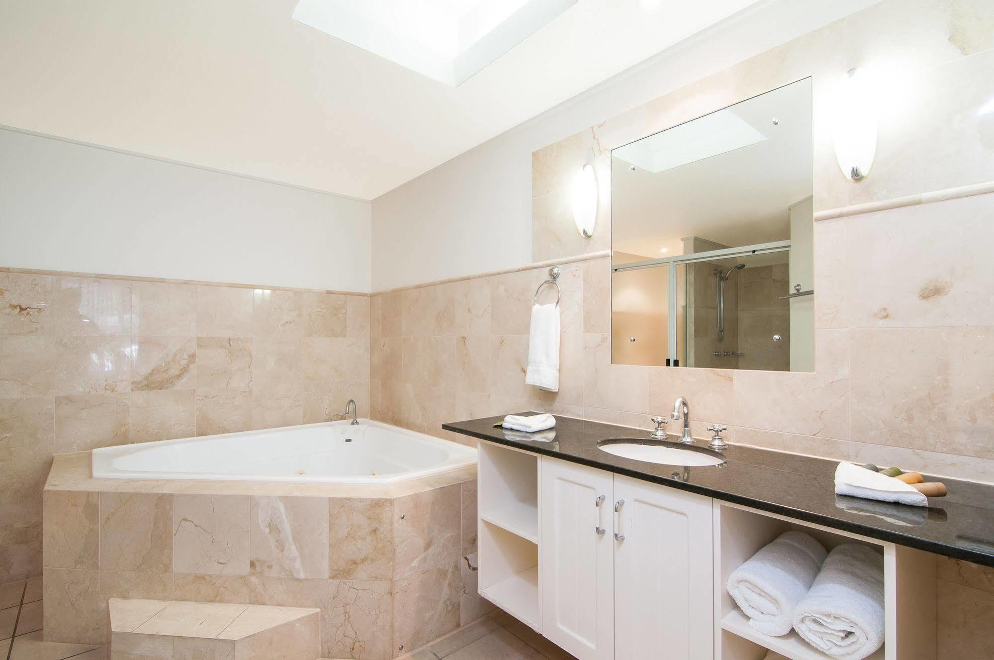 Mandalay Luxury Beachfront 5* Port Douglas