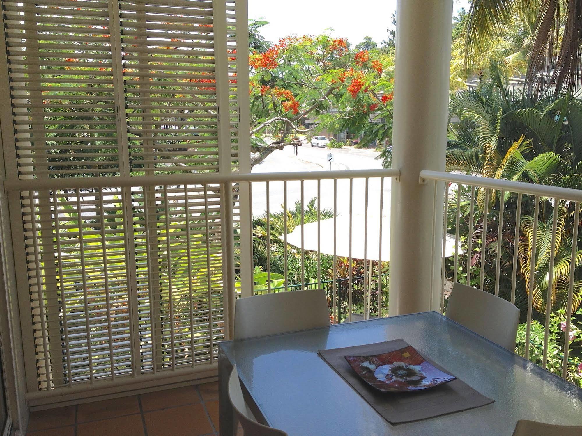 - Adults Only Oasis Aparthotel Port Douglas