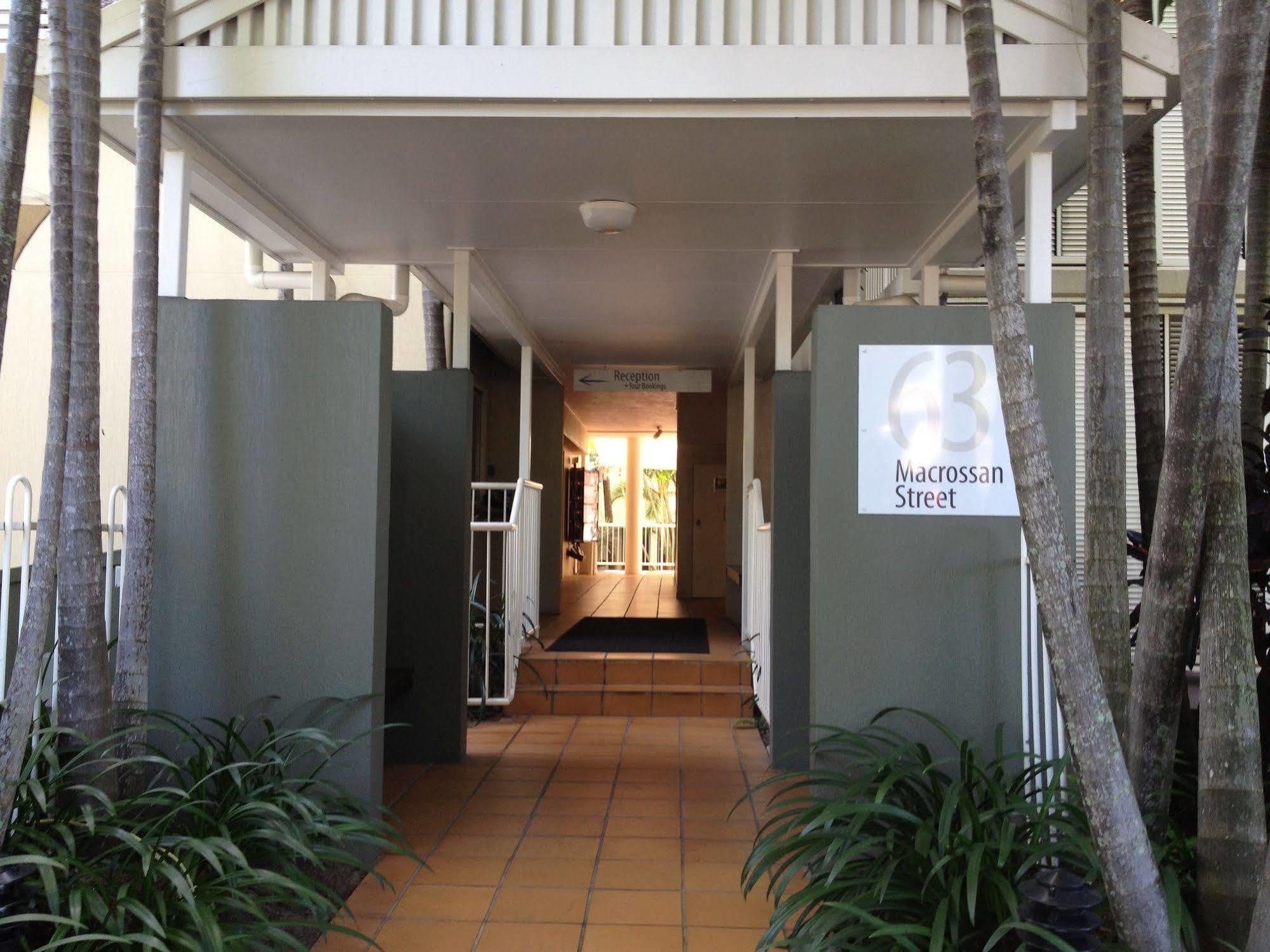 - Adults Only Oasis 4* Port Douglas