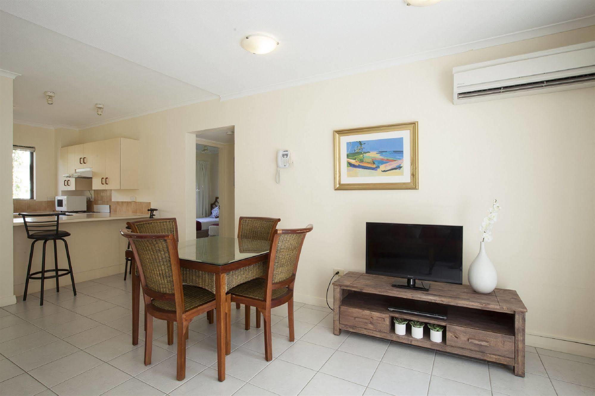 Seascape Holidays - Tropical Reef Aparthotel Port Douglas