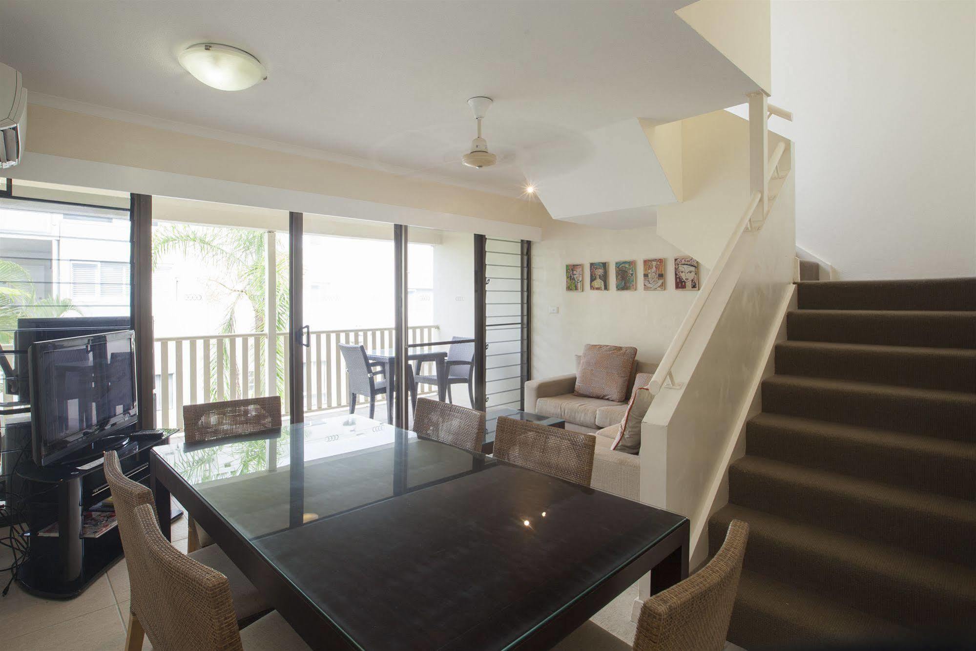 Seascape Holidays - Tropical Reef Aparthotel Port Douglas