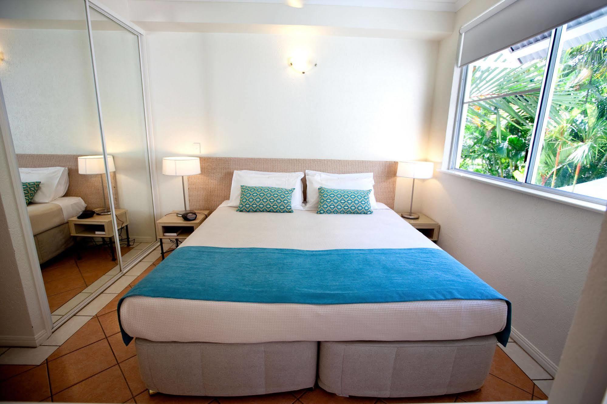 Seascape Holidays - Coral Aparthotel