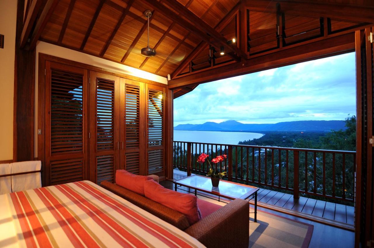 Villa Empat Puluh Dua Port Douglas