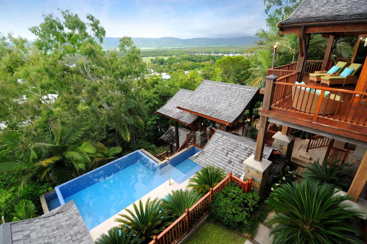 Empat Puluh Dua Villa