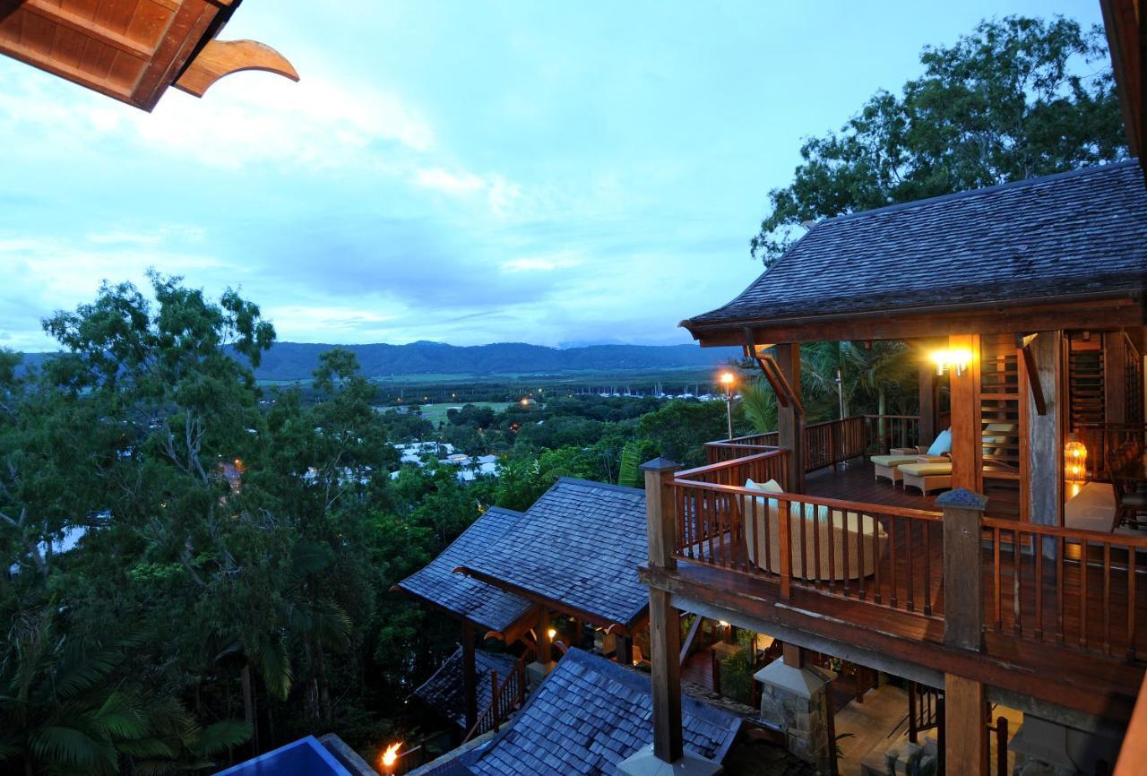 Villa Empat Puluh Dua