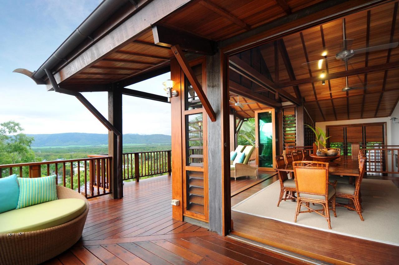 Empat Puluh Dua Villa