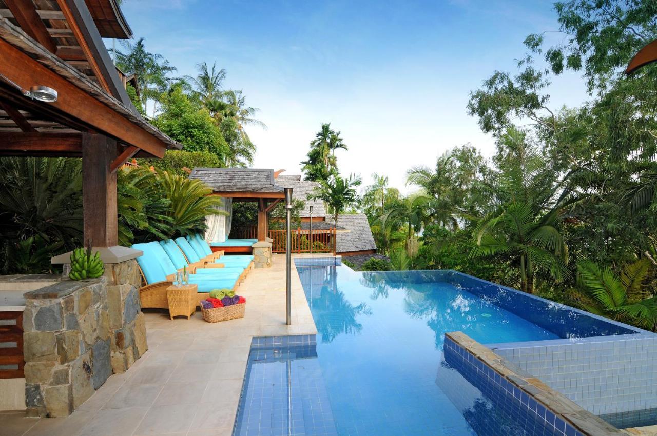 Empat Puluh Dua * Port Douglas