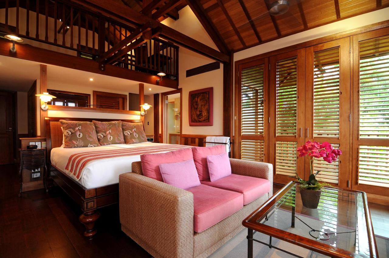 Empat Puluh Dua * Port Douglas