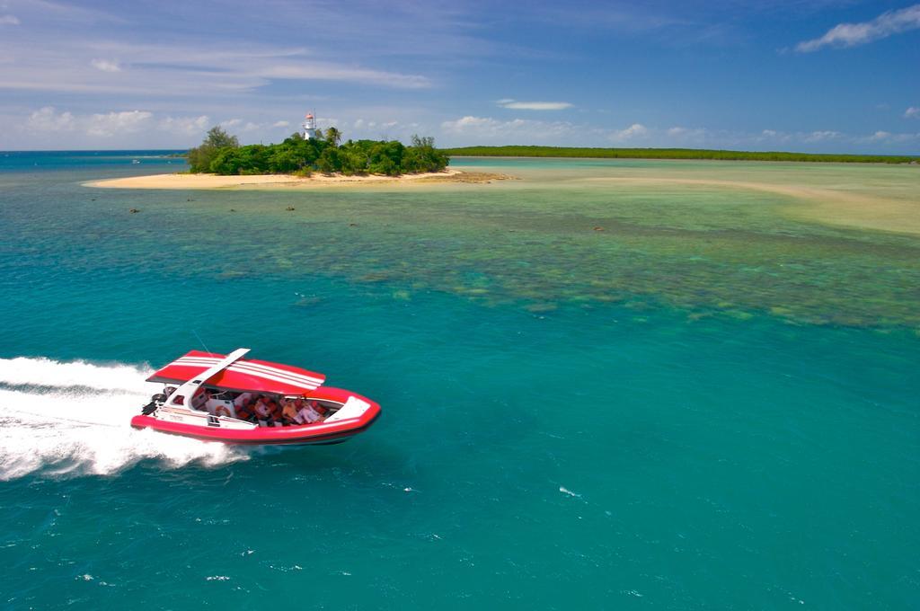 Martinique On Macrossan 4*