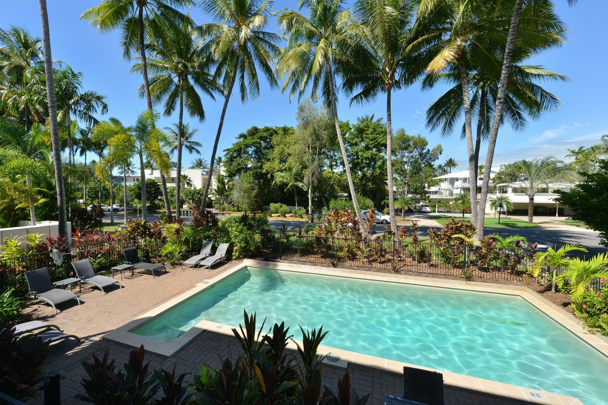 Seascape Holidays - Tropical Reef Port Douglas