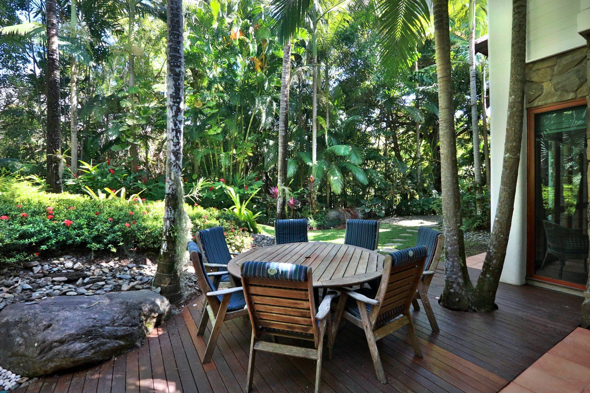 17 Wharf Street Apartment *