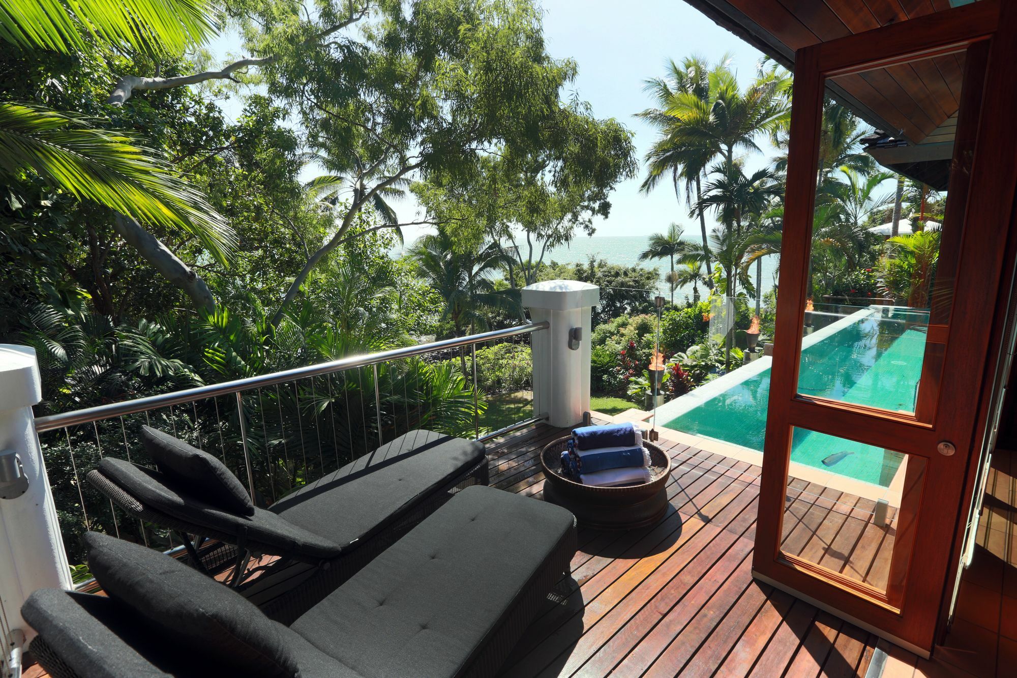 17 Wharf Street * Port Douglas