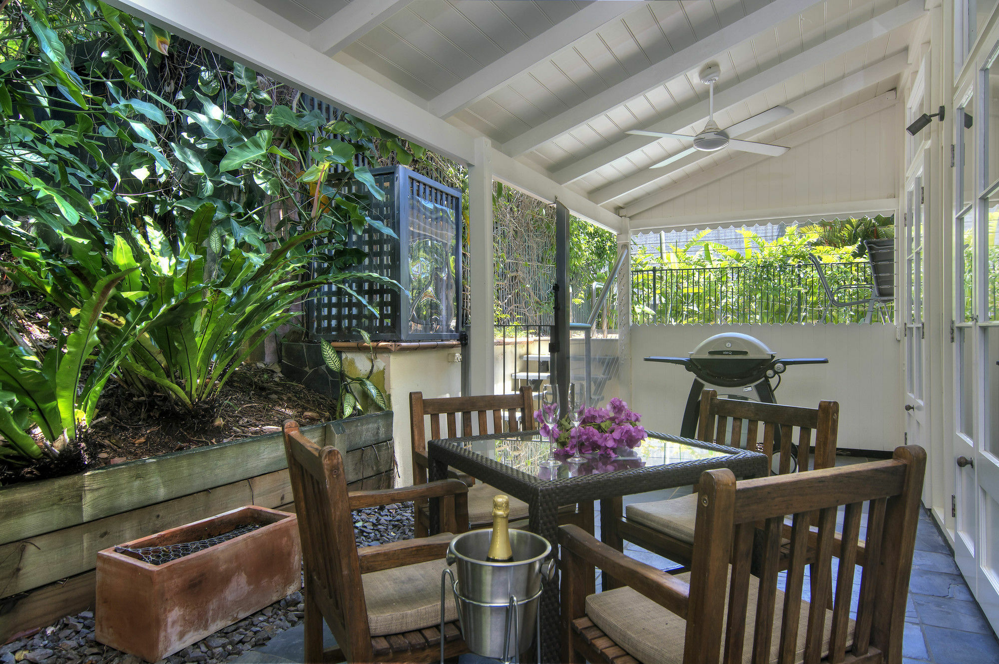 & Hotel Port Douglas
