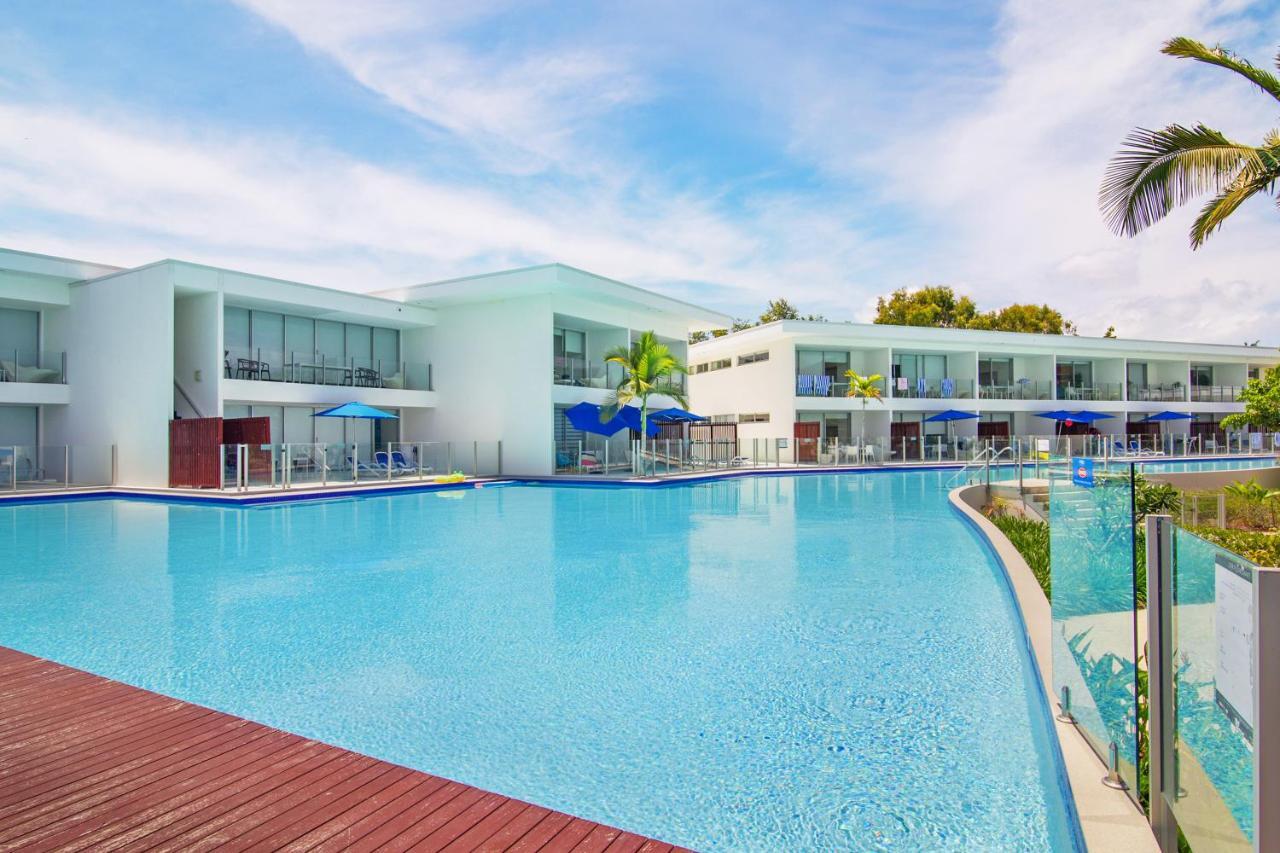 Tropici At Pool * Port Douglas