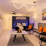 Chic Studio In The Heart Of Town