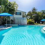Beach Retreat Chic: Poolside On The Esplanade