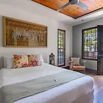 Coco Villa - Central Mediterranean-Style Pool Oasis