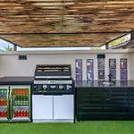 The Posh Penthouse With Stunning Rooftop Oasis, Free Parking And Wifi