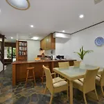 Spindrift Townhouse 3 - The Coral Sea At Your Door