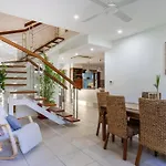 Savannah Villa Elua
