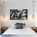 Beaches Holiday Apartments - Official Onsite Reception & Check In