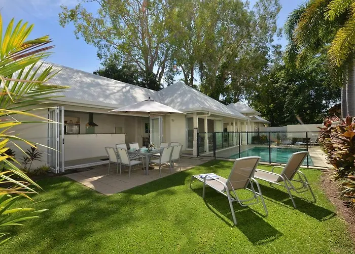 Plantation House - Private 4 Bedroom Beachfront Retreat
