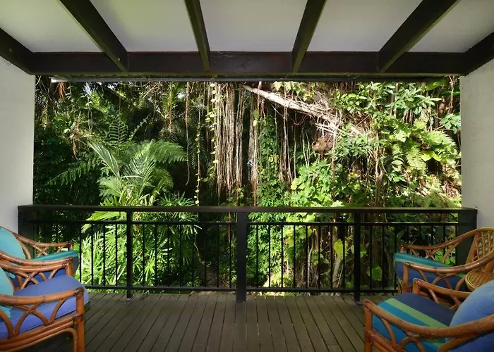 Spindrift Townhouse 3 - The Coral Sea At Your Door