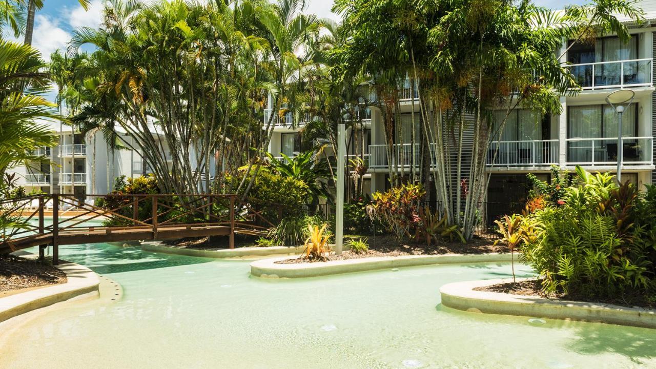 Resort Oaks