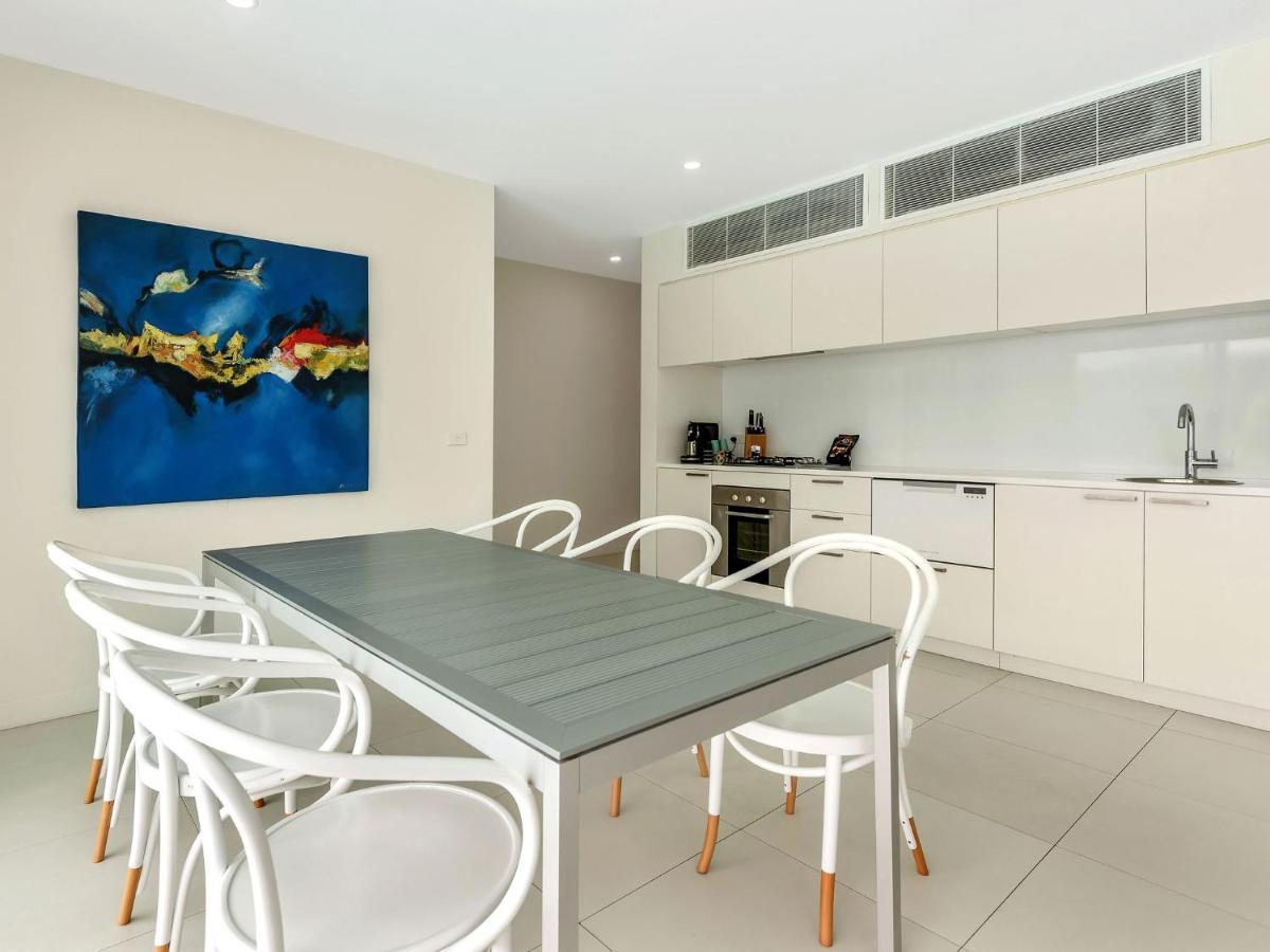 Pool 54 * Port Douglas