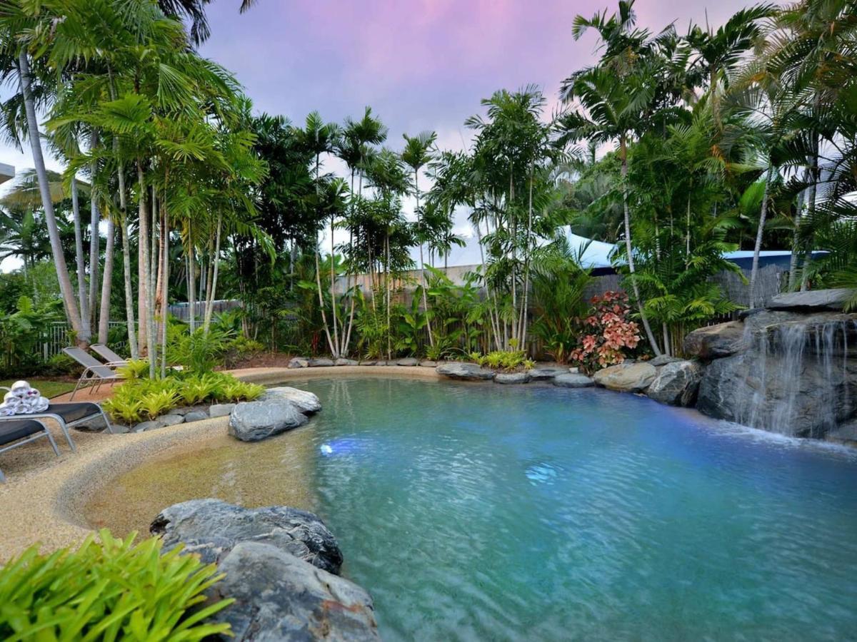 Sandwater-tropical Beachside Holiday House Holiday home
