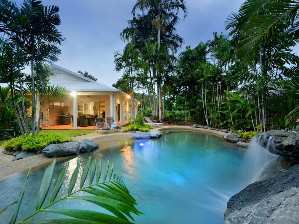 Sandwater-tropical Beachside Holiday House