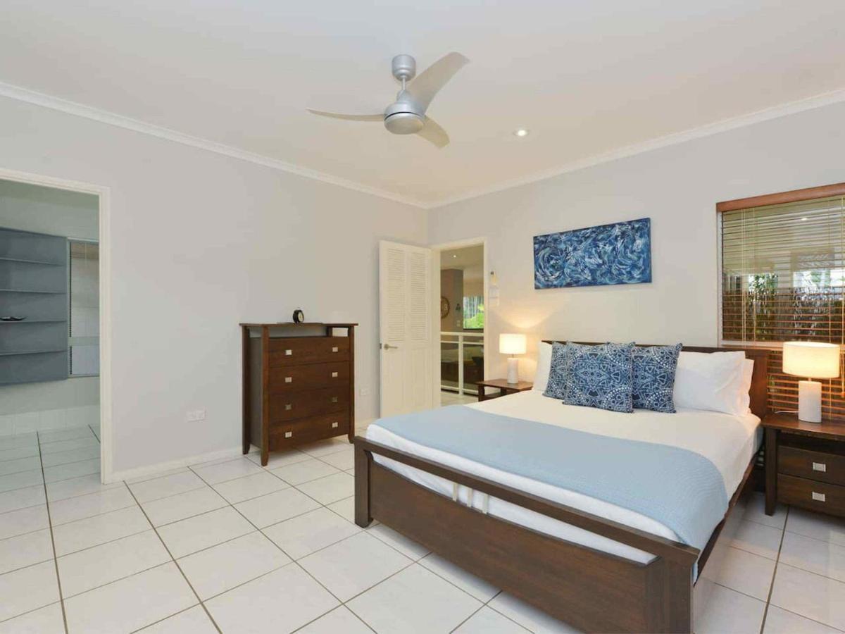 Sandwater-tropical Beachside Holiday House Port Douglas