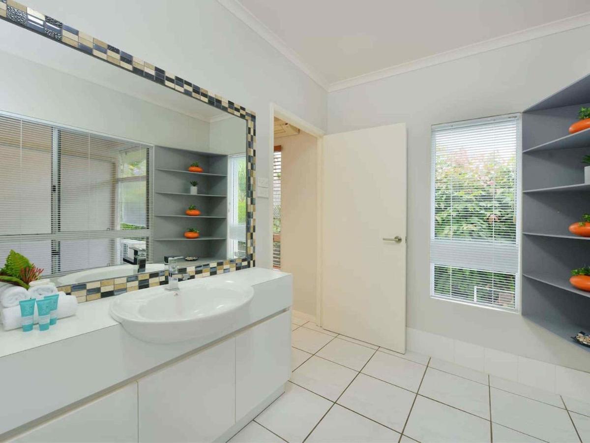 Sandwater-tropical Beachside Holiday House Holiday home *