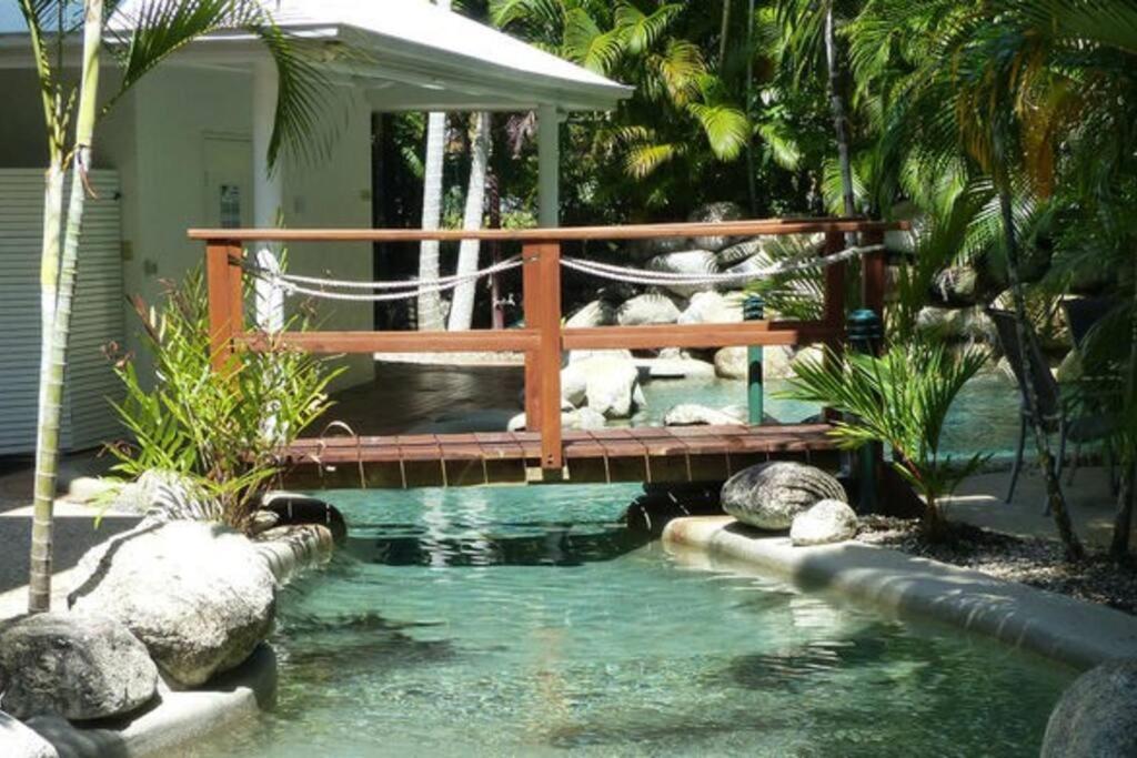 Noir-luxe In Port Douglas, Newly Renovated 2023 Apartment