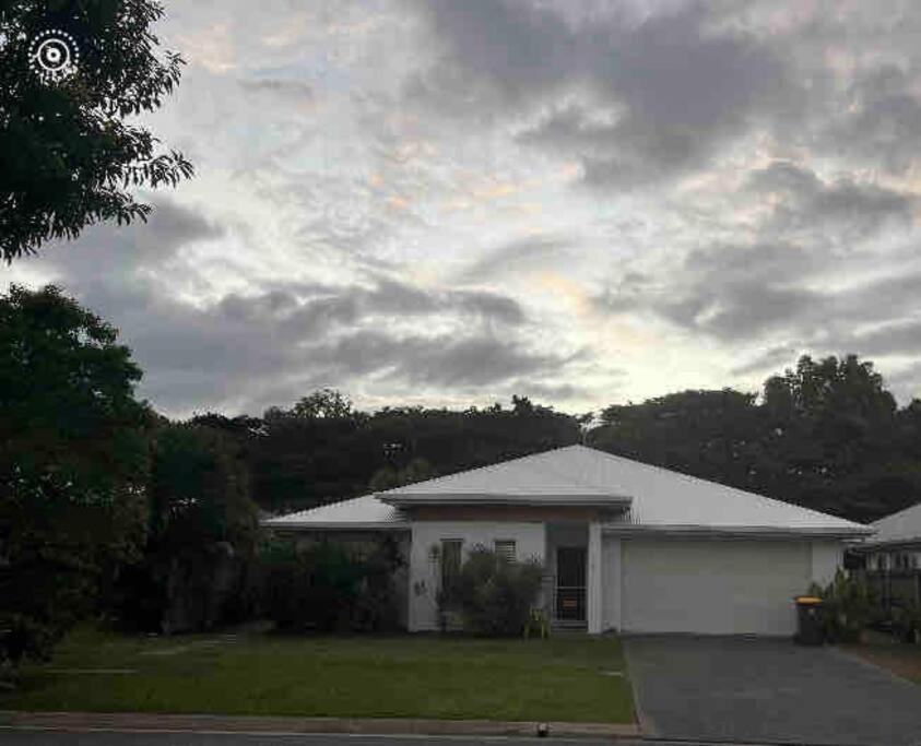 Holiday home Beautiful Large Available In Tropical North Queensland