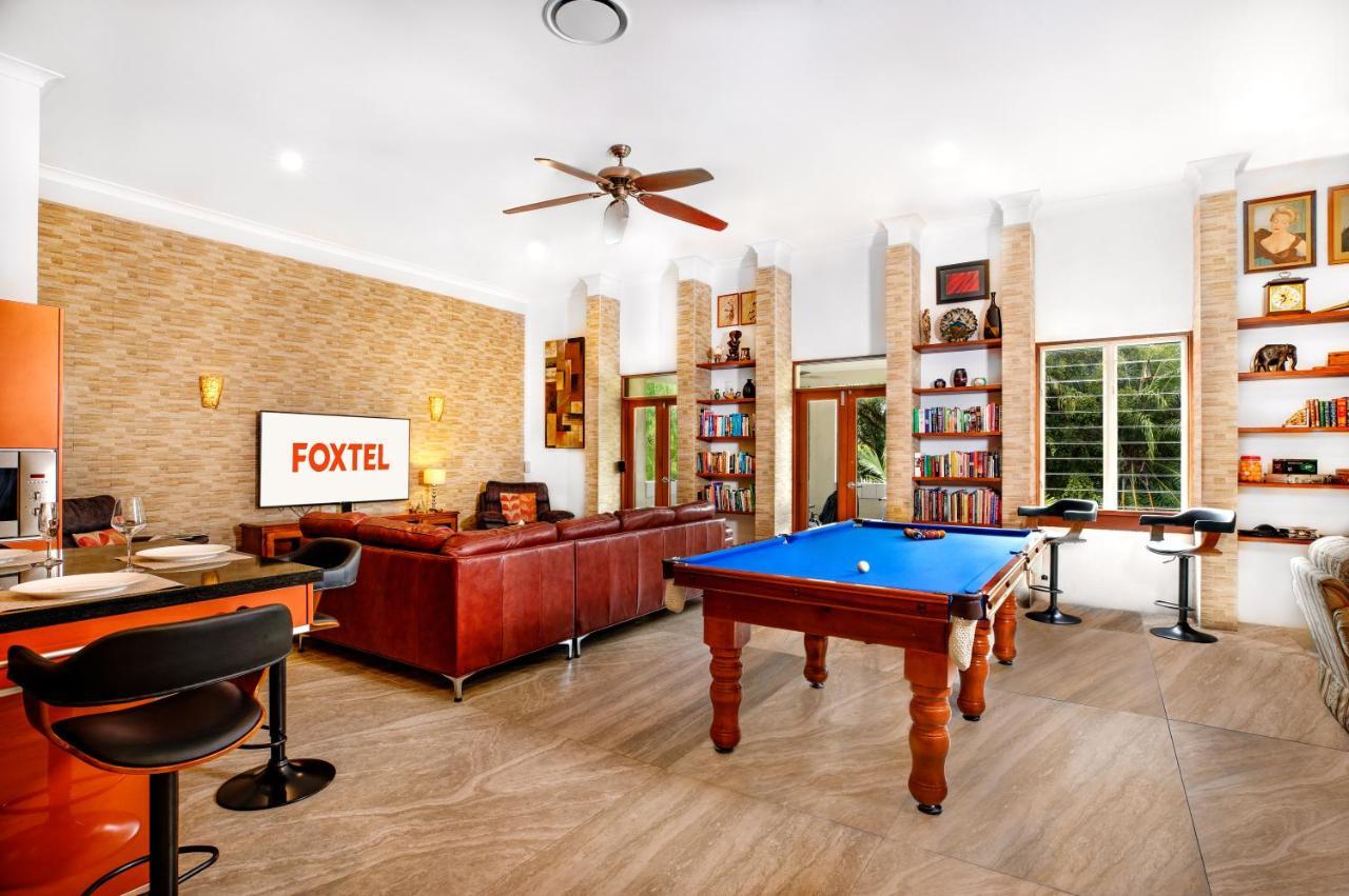 Luxury Penthouse 5 Bdr 3 Bath Twin Rain Showers 365 Sq Mtrs Apartment Port Douglas