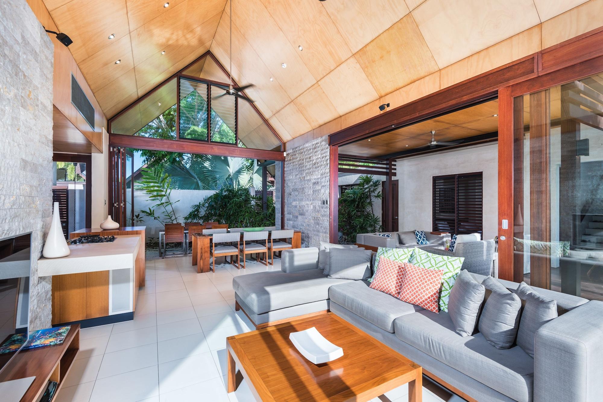 Resort Niramaya And Port Douglas