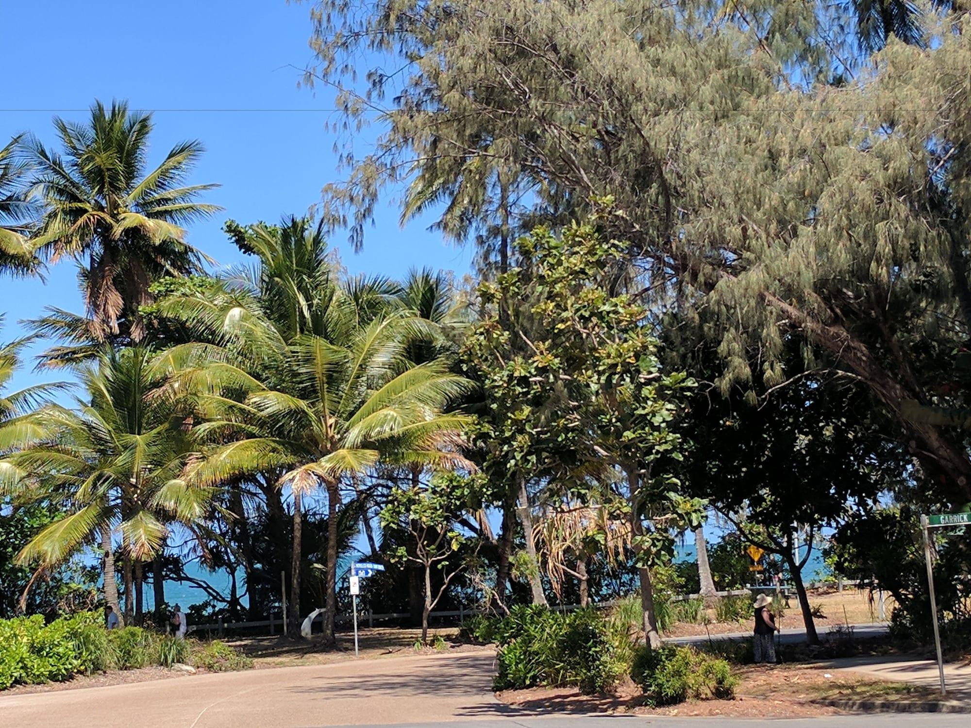 By The Sea Aparthotel Port Douglas