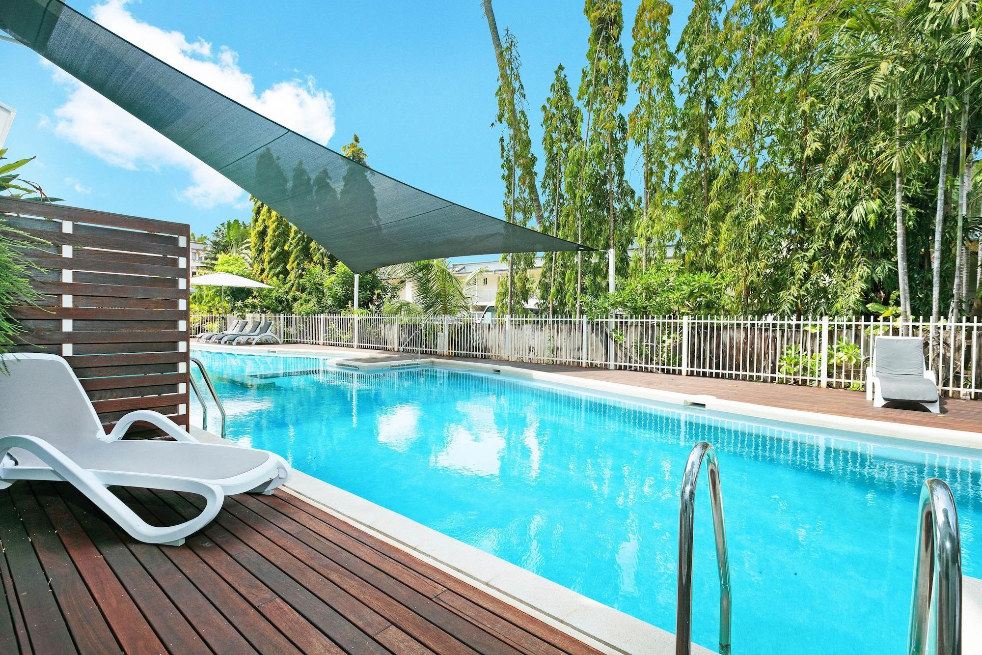 Aparthotel Mantra Aqueous On Port 4*