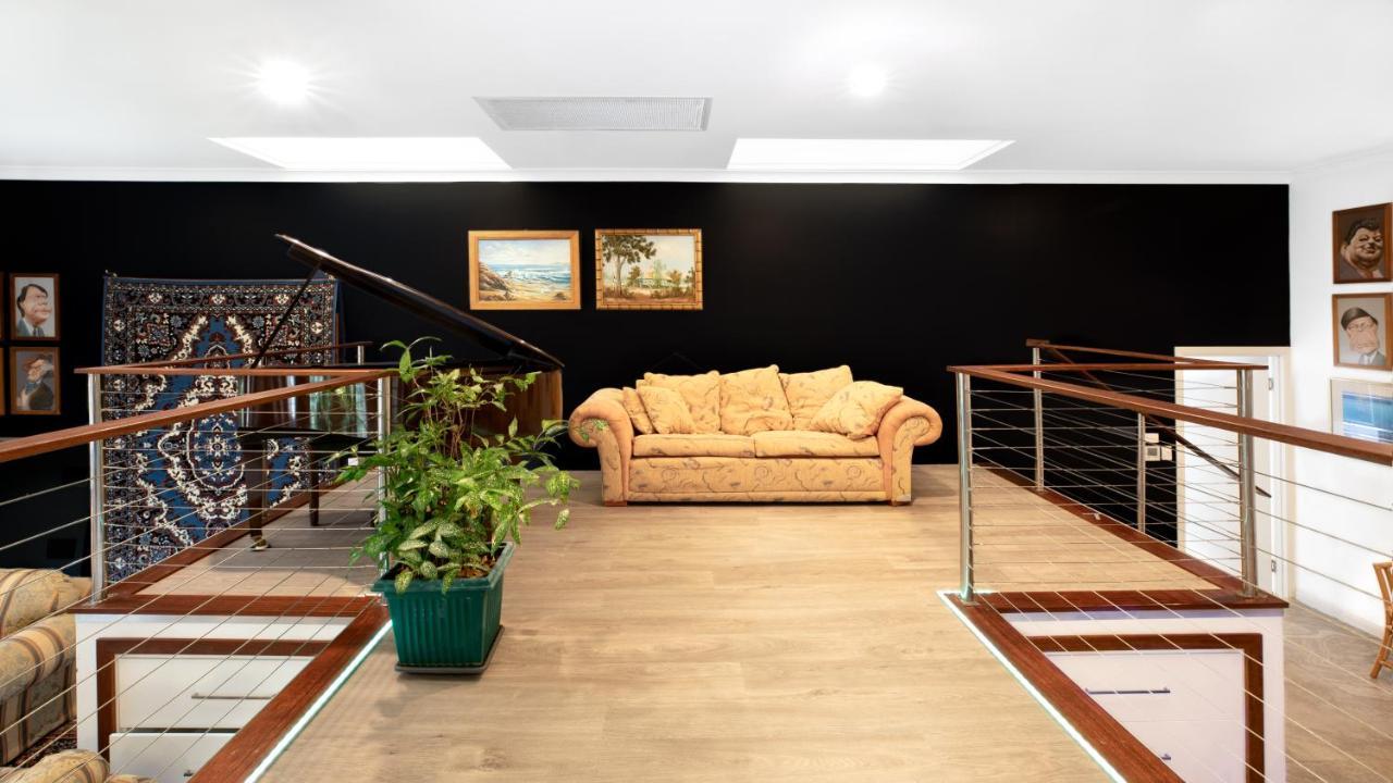 Apartment Luxury Penthouse 5 Bdr 3 Bath Twin Rain Showers 365 Sq Mtrs Port Douglas