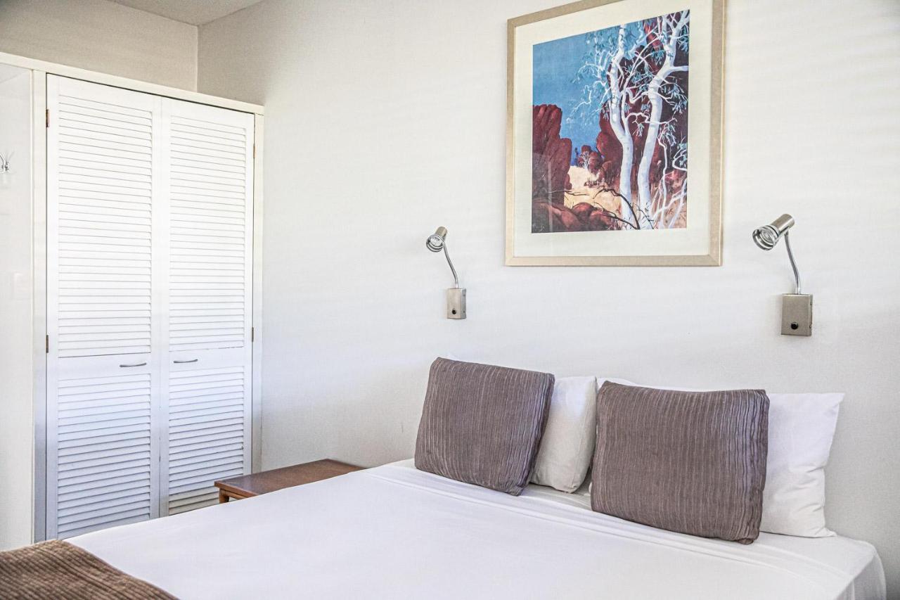 Beachfront Terraces With Onsite Reception & Check In Aparthotel