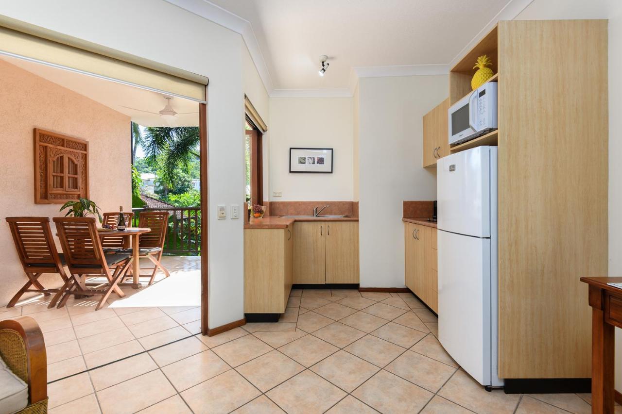 Poolside - Hibiscus 40b Port Douglas