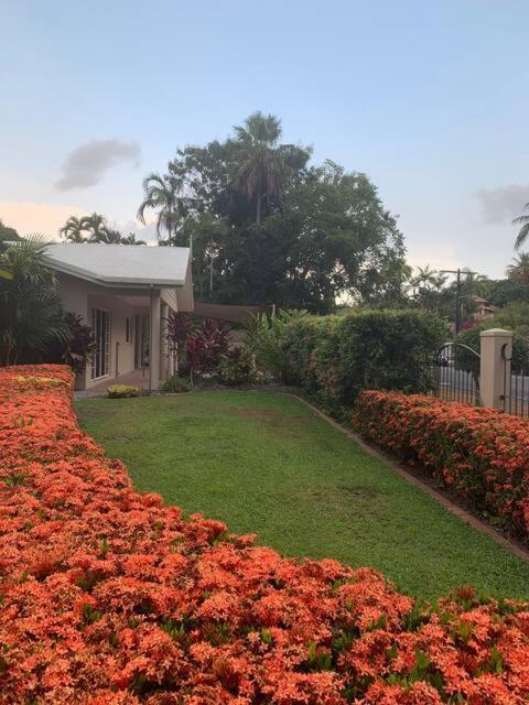Holiday home Luxury 5 Bedroom Home, Steps To Sol